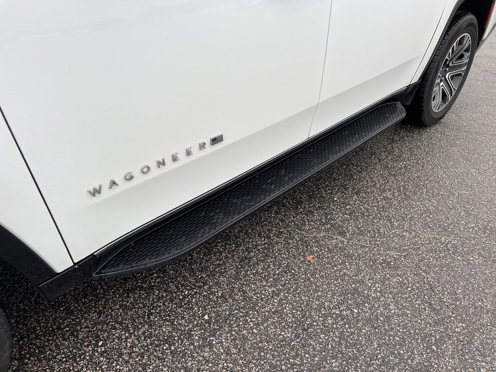 2024 Jeep Wagoneer L Series II photo 10