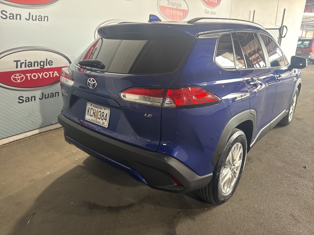2023 Toyota Corolla Cross LE photo 17