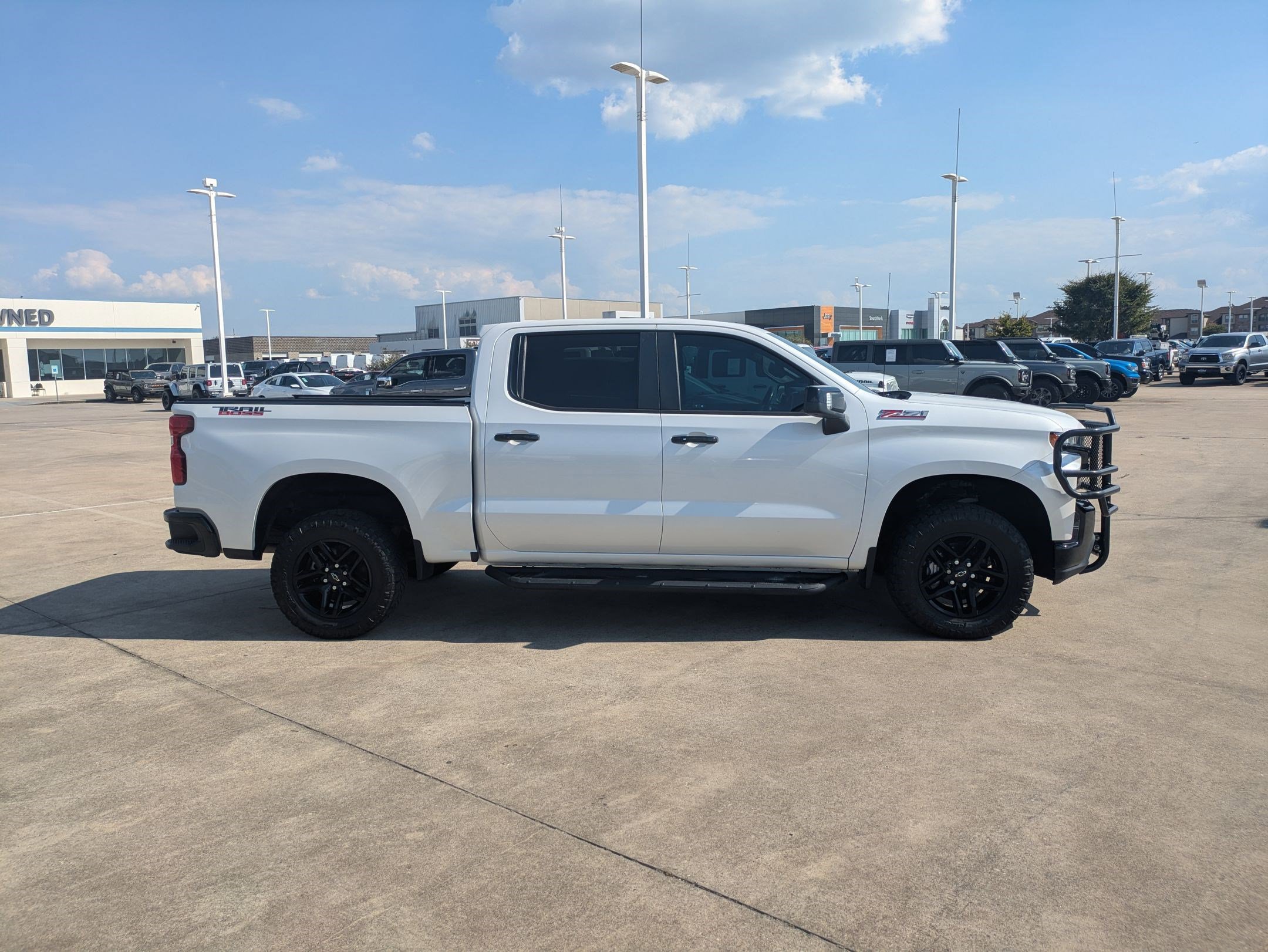 2020 Chevrolet Silverado 1500 LT Trail Boss photo 2