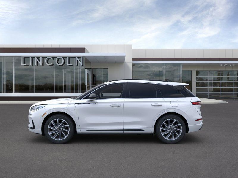 2025 Lincoln Corsair Grand Touring photo 3