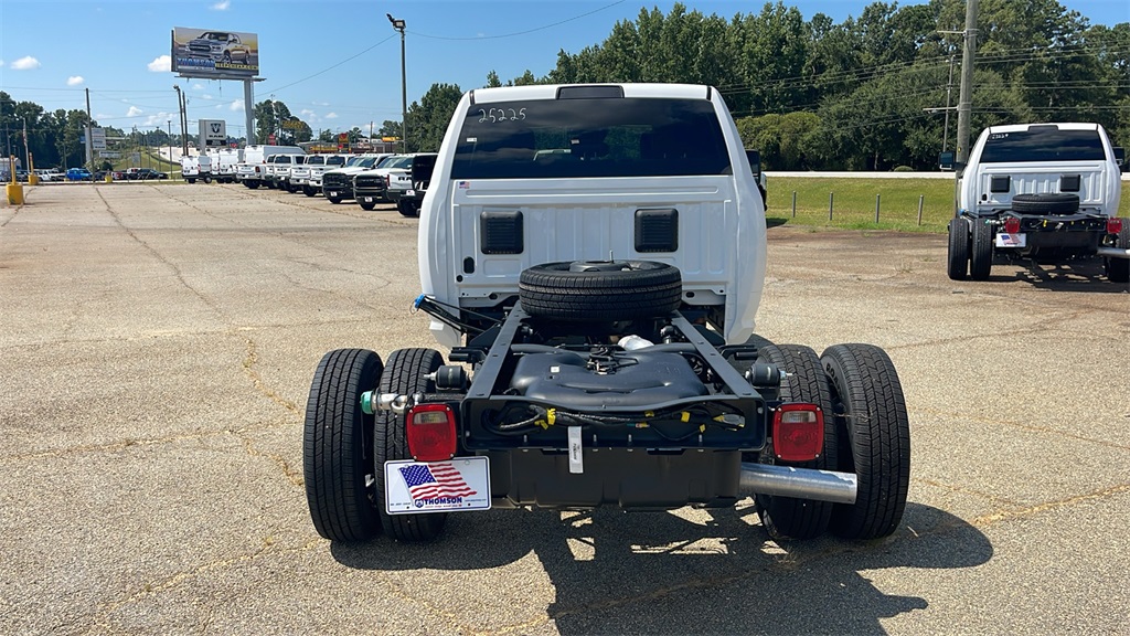 2025 Ram 3500 Tradesman photo 5