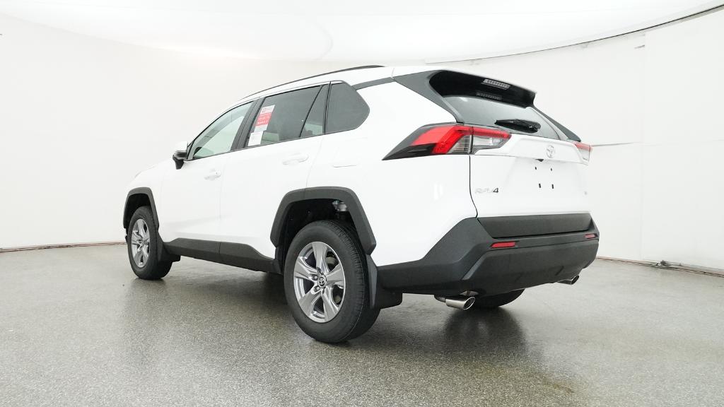 2025 Toyota RAV4 XLE photo 14