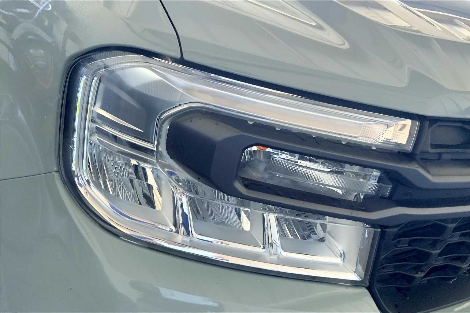 2023 Ford Maverick XLT photo 25