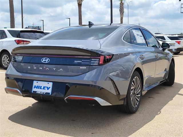2025 Hyundai Sonata Hybrid Limited photo 4