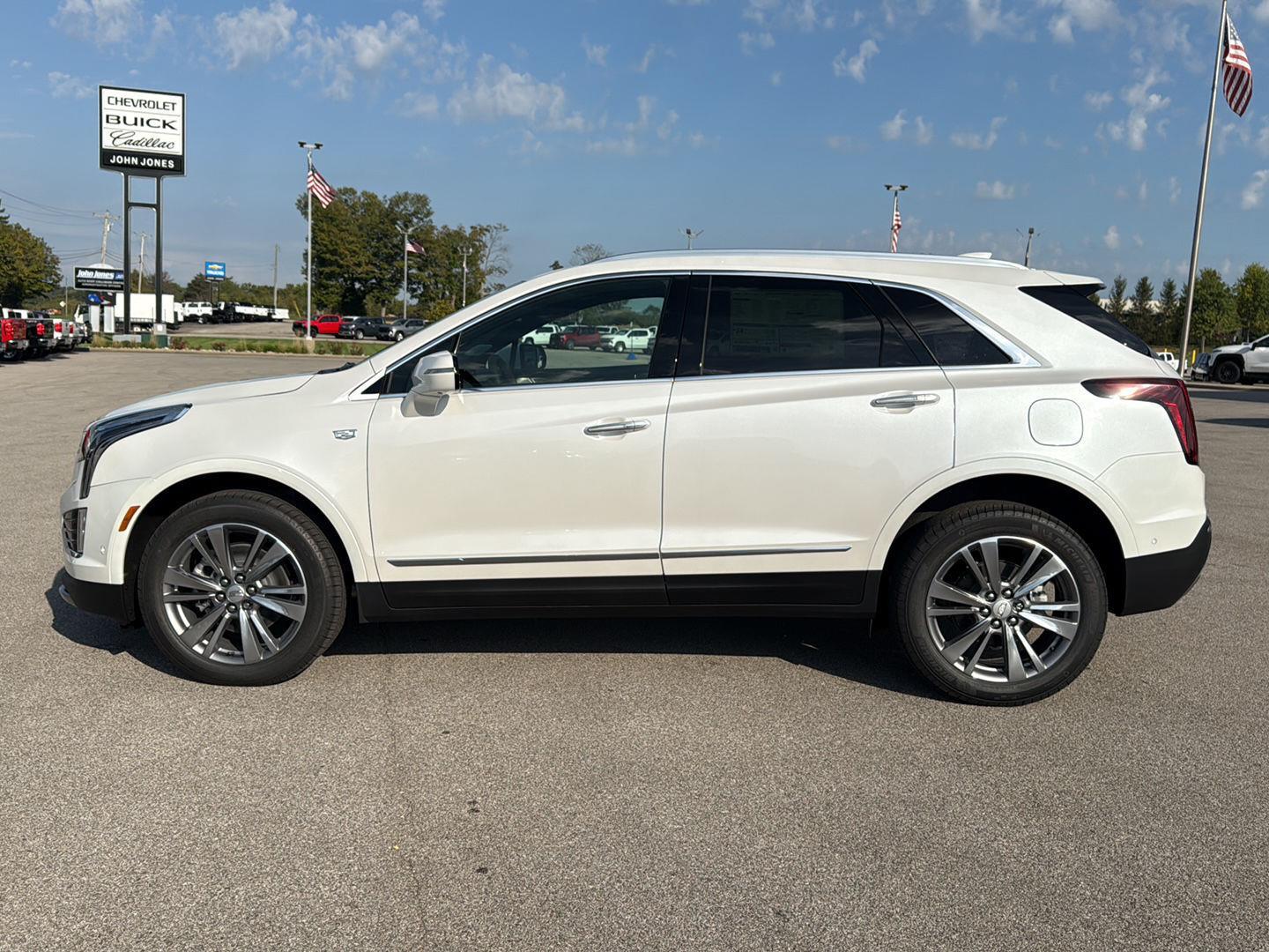 2025 Cadillac XT5 Premium Luxury photo 3