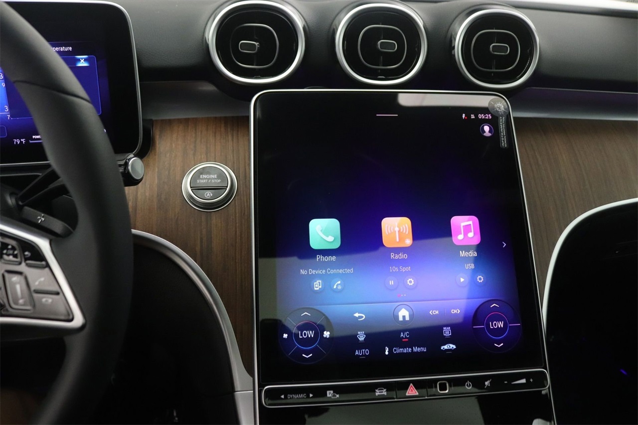 2025 Mercedes Benz C 300 photo 4