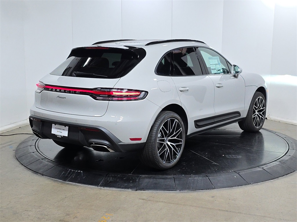 2026 Porsche Macan T photo 6
