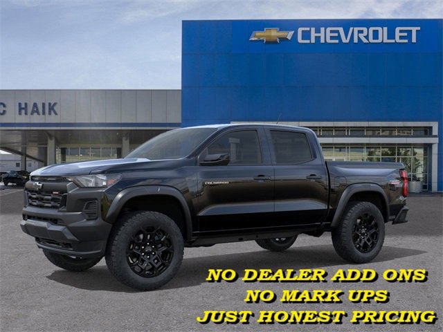 2026 Chevrolet Colorado Trail Boss photo 2