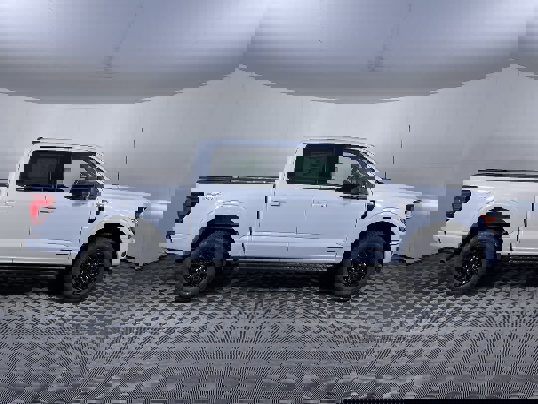 2025 Ford F-150 XLT photo 10