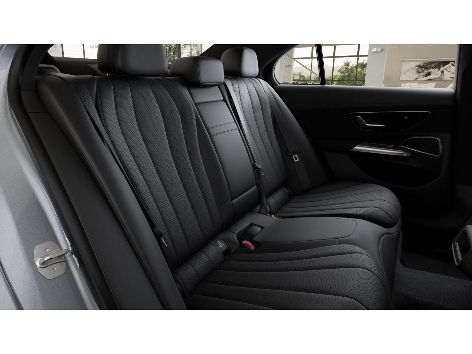 2026 Mercedes Benz E 350 4MATIC photo 5