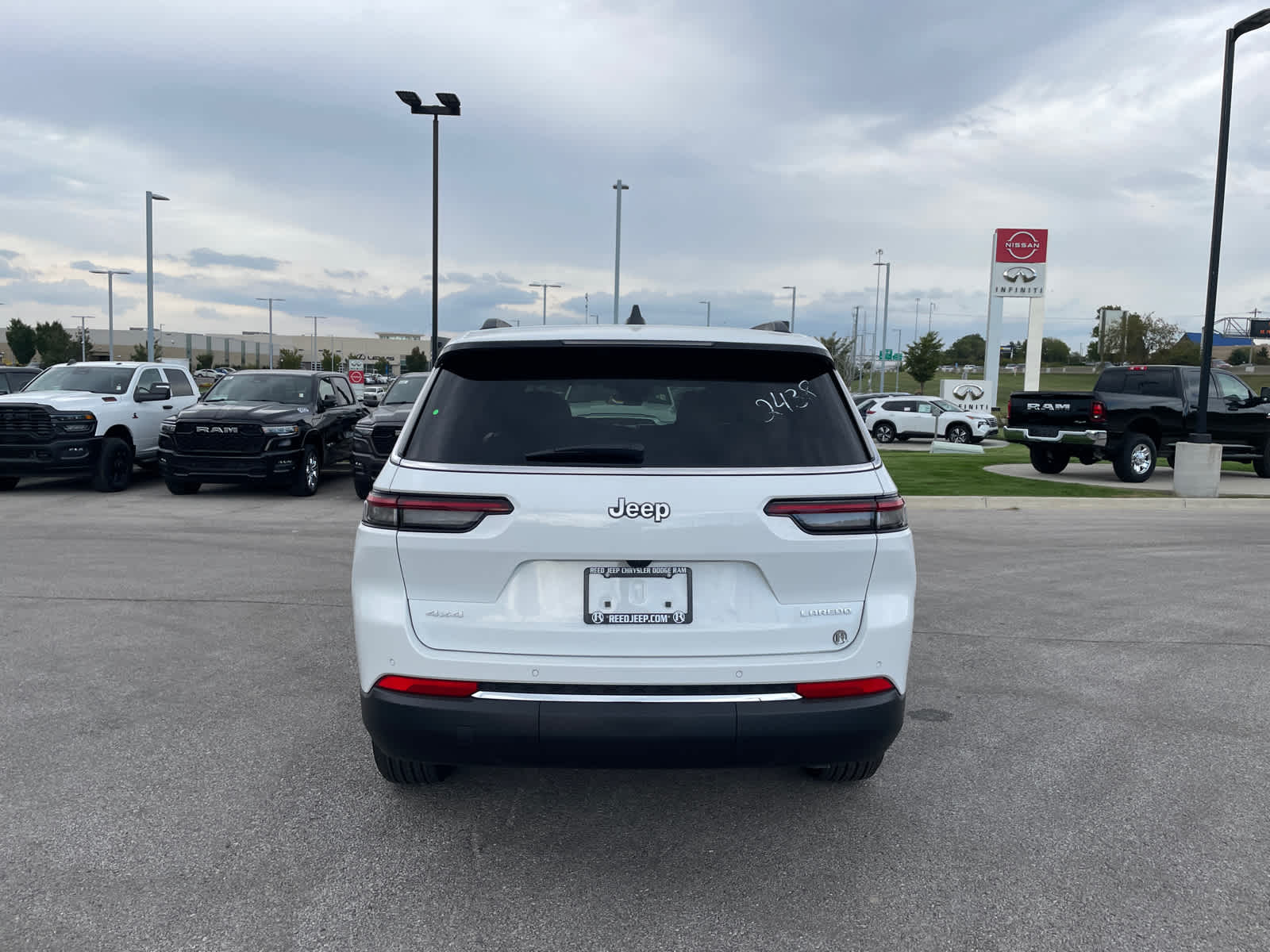 2025 Jeep Grand Cherokee Laredo photo 5