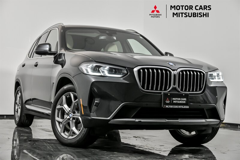 2022 BMW X3 30i's photo