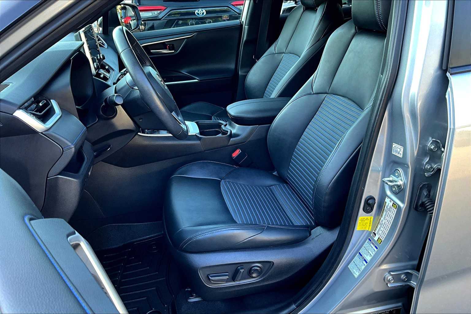 2021 Toyota RAV4 Hybrid XSE photo 8