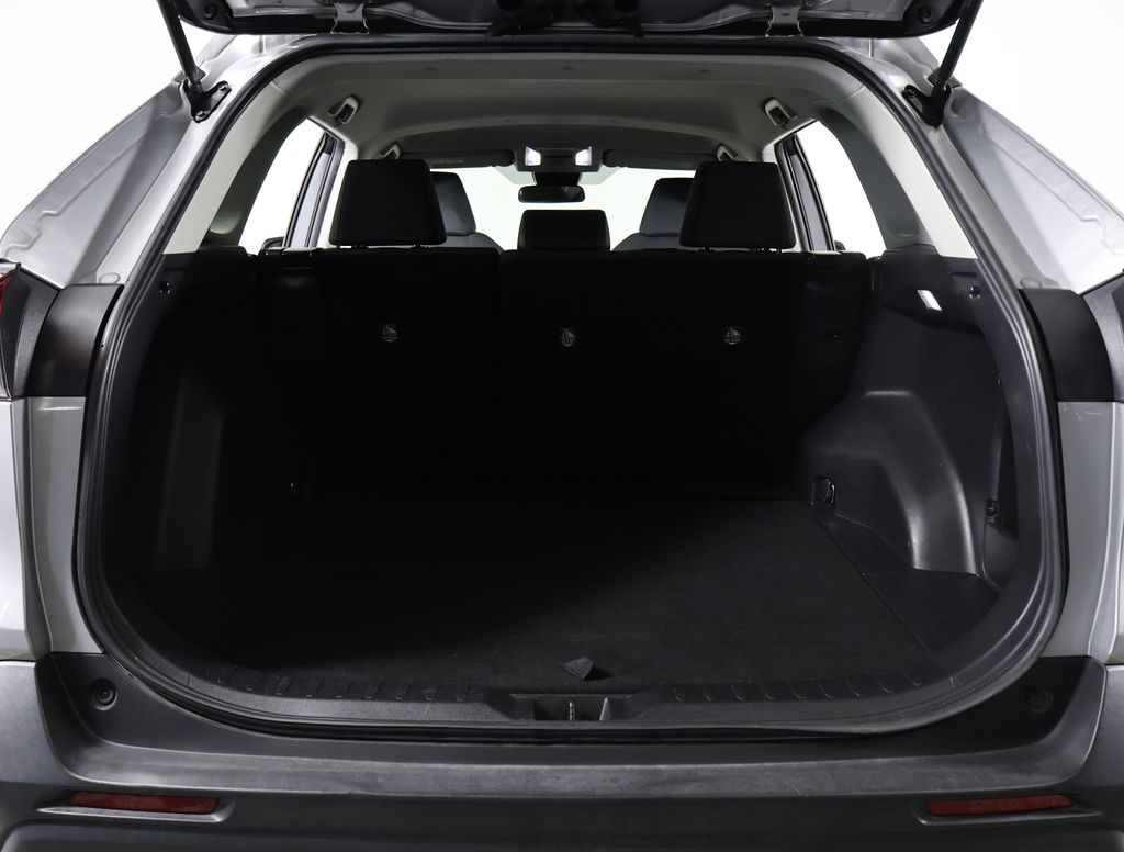 2022 Toyota RAV4 LE photo 14