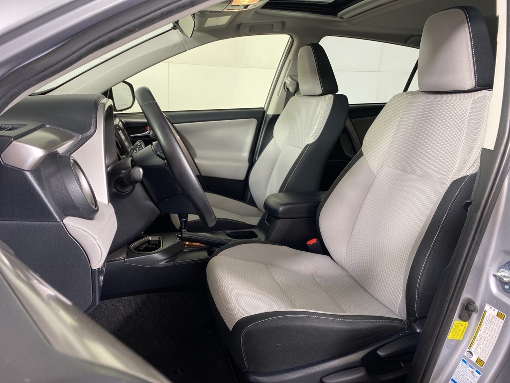 2018 Toyota RAV4 XLE photo 16