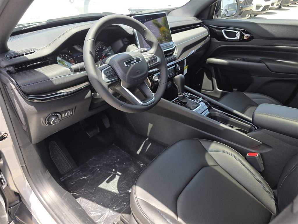 2025 Jeep Compass Limited photo 13