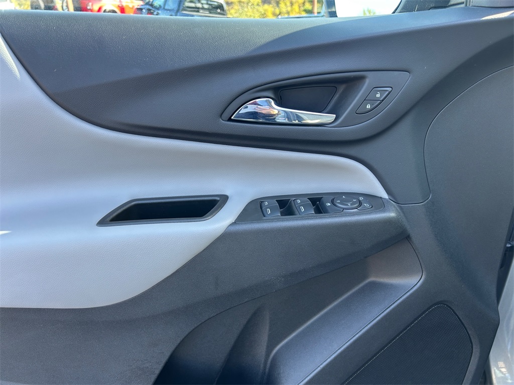 2023 Chevrolet Equinox LT photo 11
