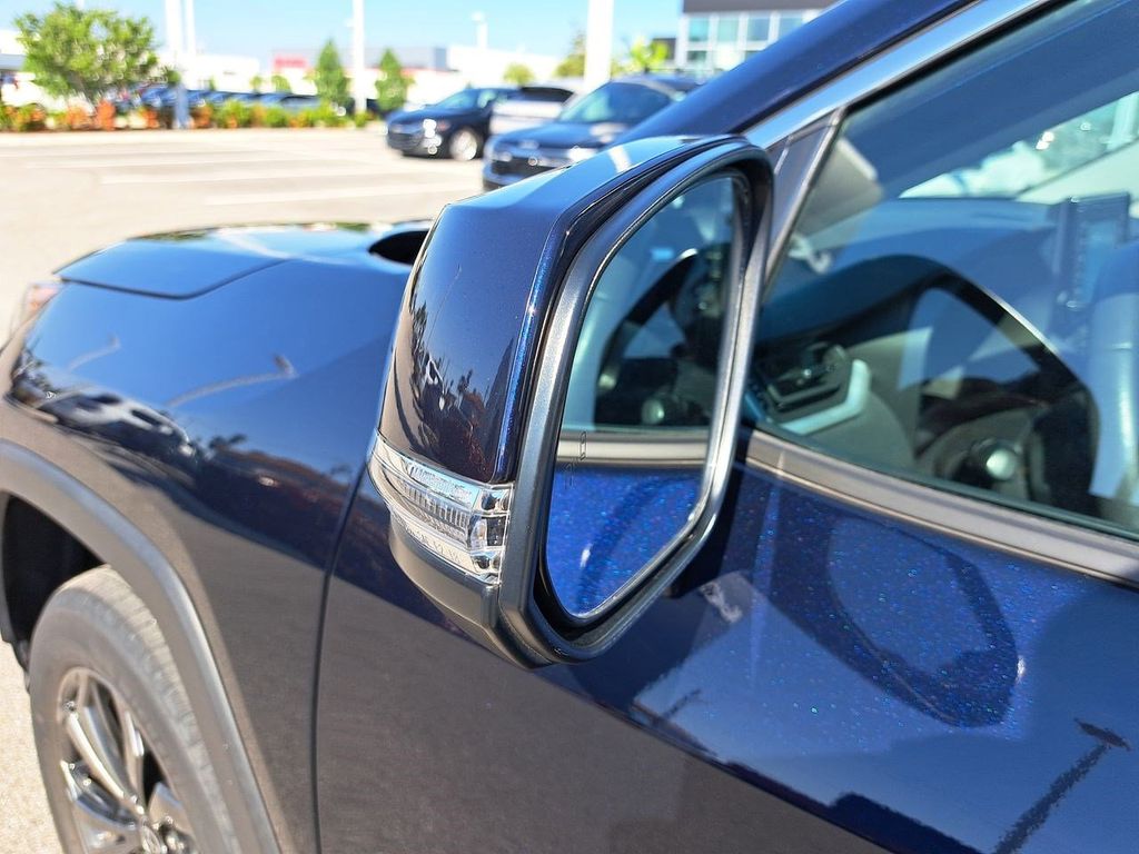 2022 Toyota RAV4 Hybrid XLE Premium photo 12