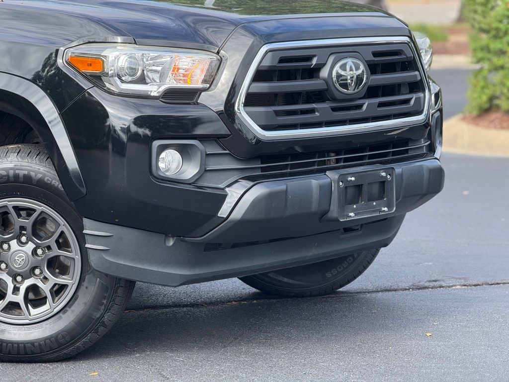 2018 Toyota Tacoma SR5 photo 4