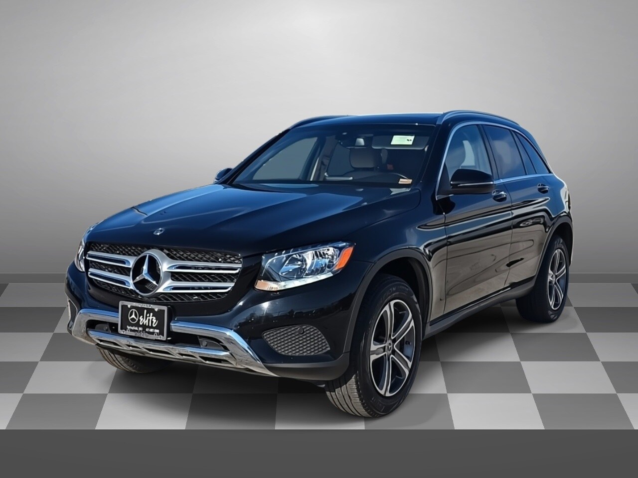 2018 Mercedes Benz GLC 300 4MATIC photo 2