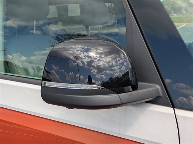 2025 Volkswagen ID. Buzz Pro Plus photo 11