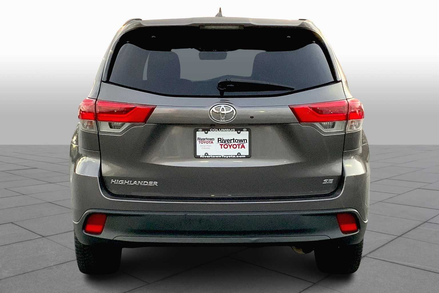 2018 Toyota Highlander SE photo 4