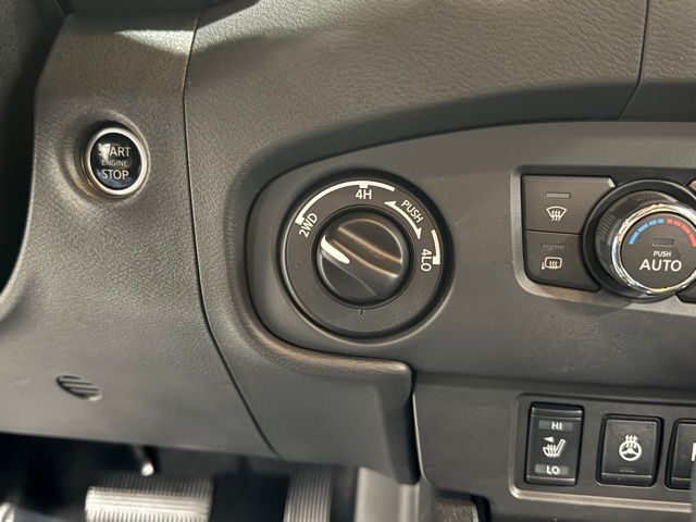 2024 Nissan Frontier SV photo 11