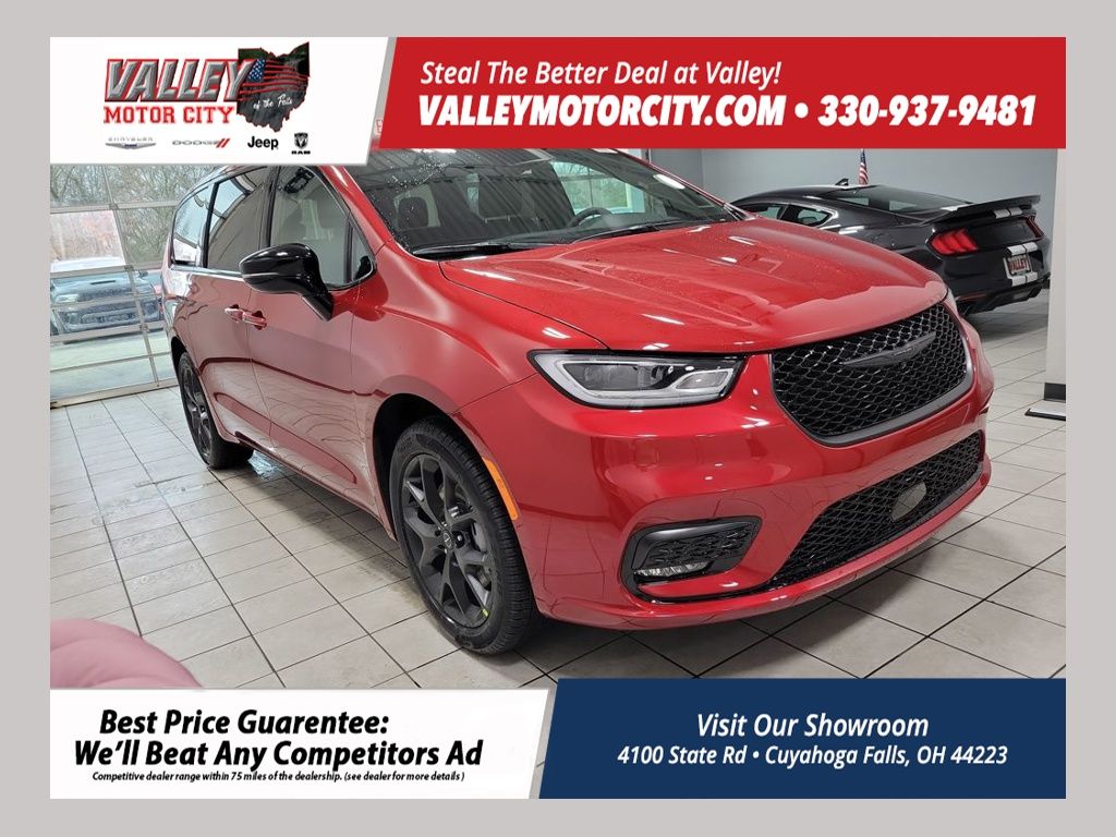 2026 Chrysler Pacifica Select's photo