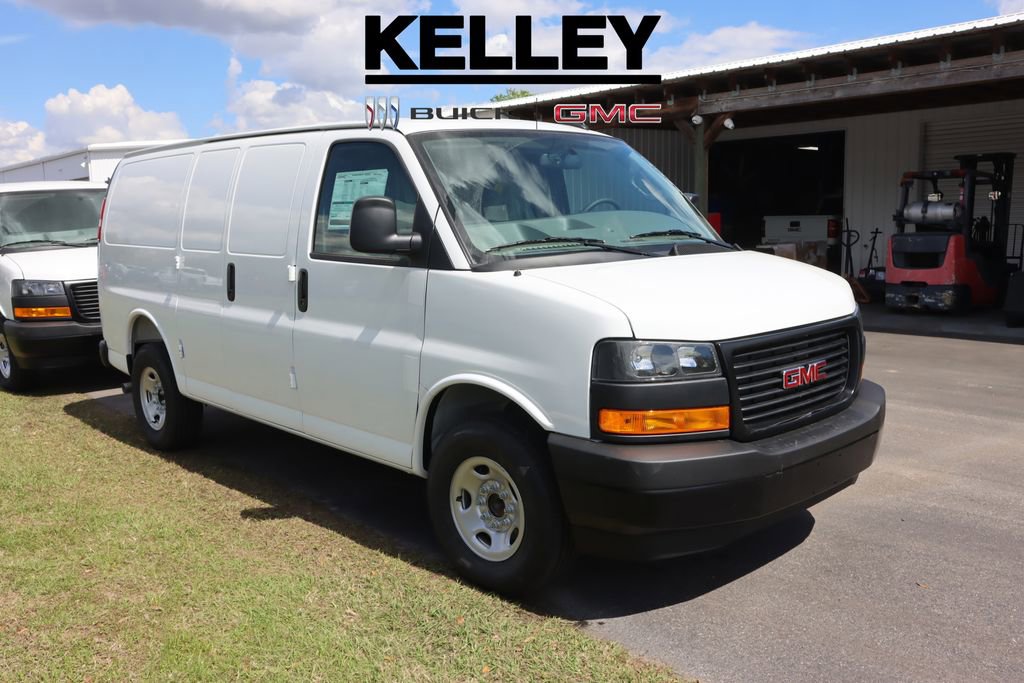 2025 GMC Savana LT's photo
