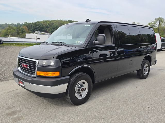 2025 GMC Savana Passenger LT's photo