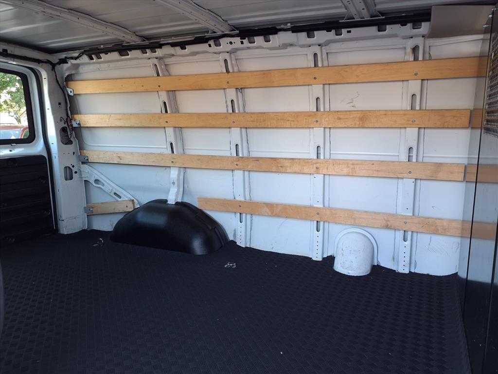 2022 Gmc Savana Cargo 2500 photo 5