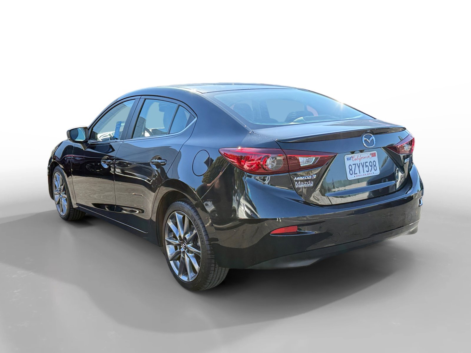 2018 Mazda Mazda3 Touring photo 3