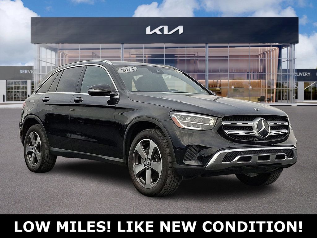 2022 Mercedes-Benz GLC GLC300's photo