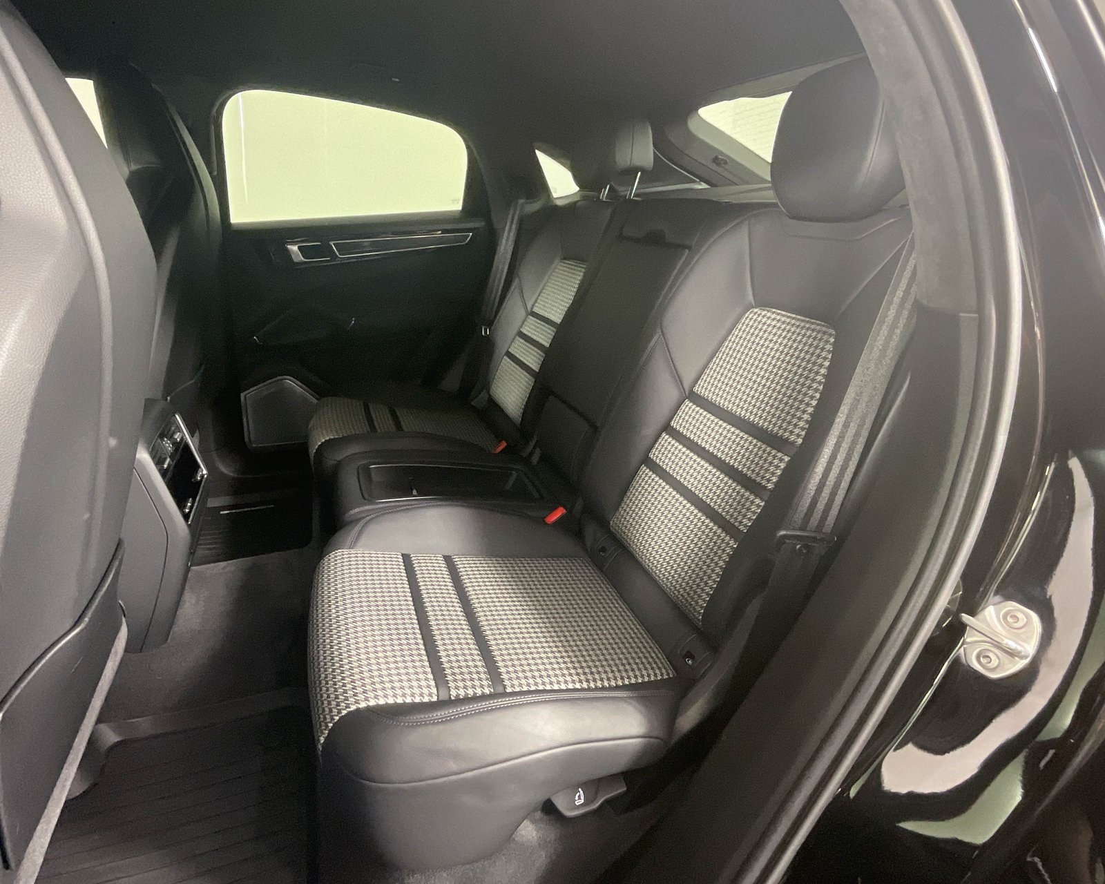 2023 Porsche Cayenne Coupe GTS photo 22