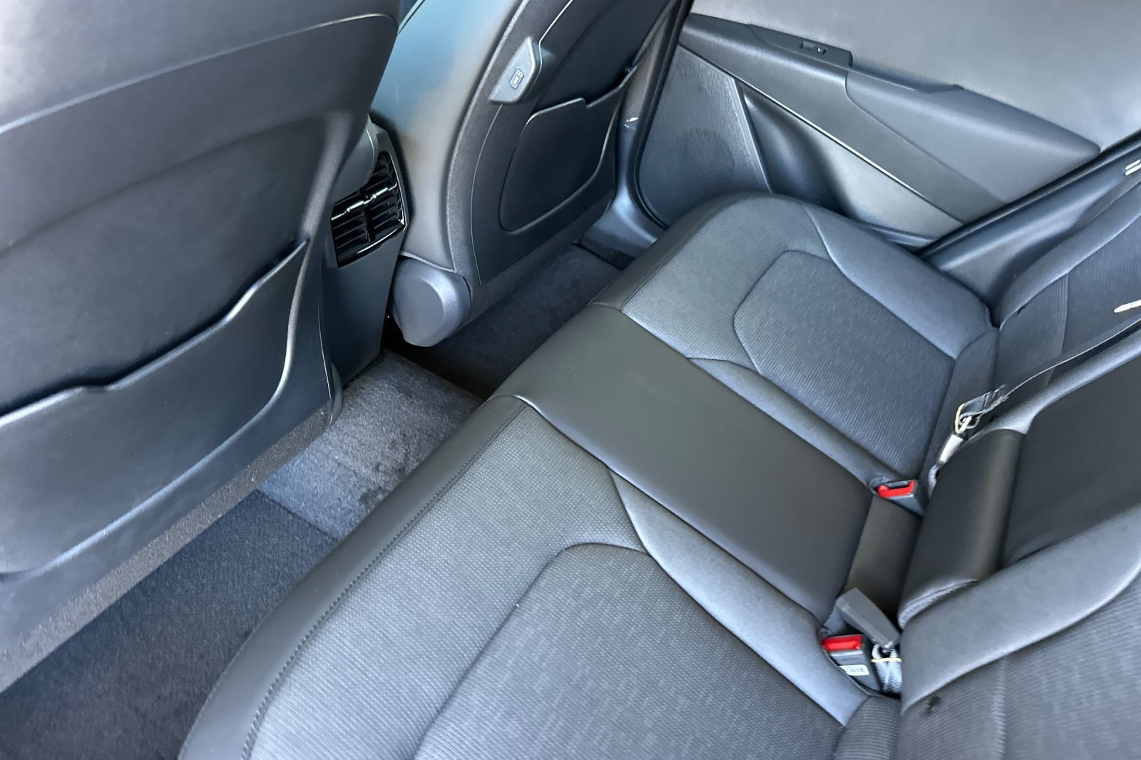 2025 Kia Niro SX Touring photo 7