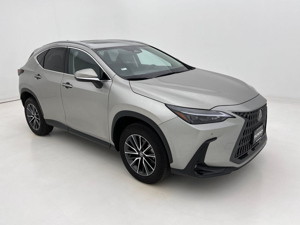 2025 Lexus NX 350 photo 3