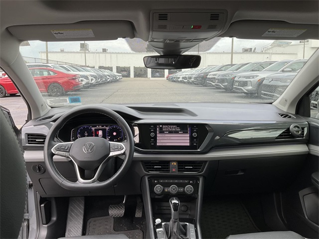 2022 Volkswagen Taos SEL photo 10