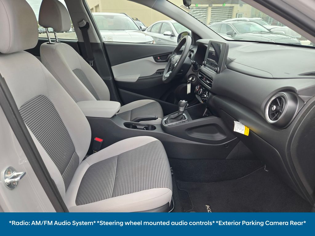 2022 Hyundai Kona SE photo 3