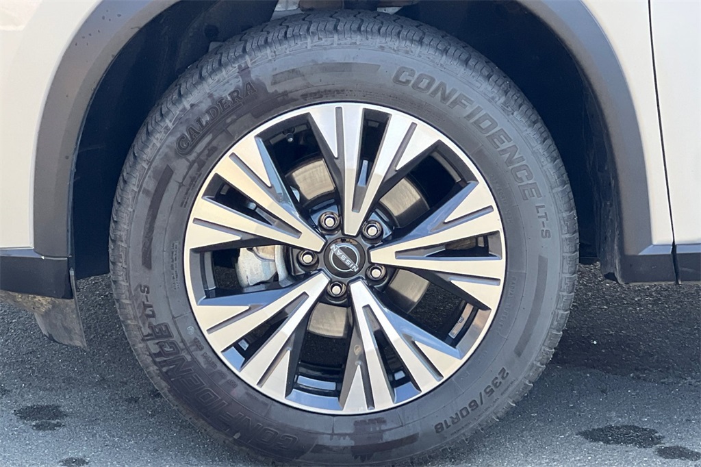 2023 Nissan Rogue SV photo 13