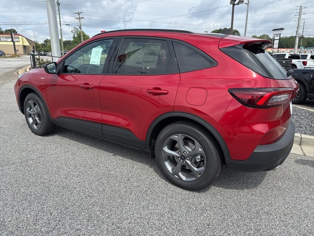 2026 Ford Escape ST-Line photo 8