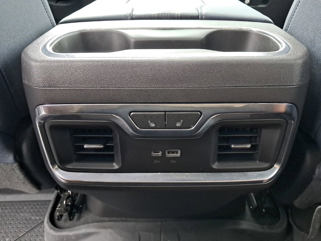 2023 Chevrolet Silverado 1500 High Country photo 23
