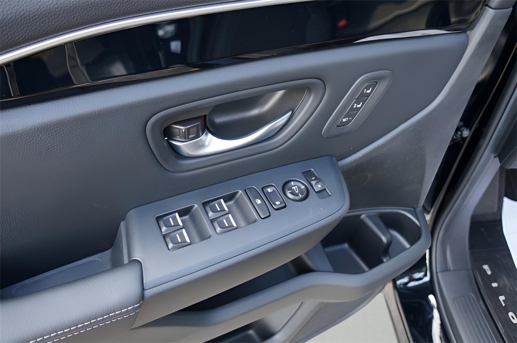 2025 Honda Pilot Touring photo 7