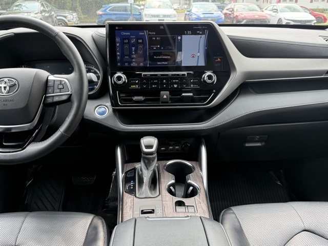 2021 Toyota Highlander Hybrid Limited photo 26