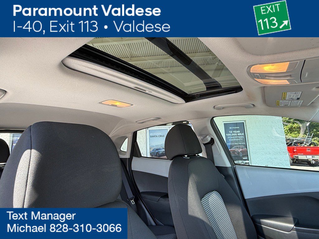 2020 Hyundai Kona SEL Plus photo 3