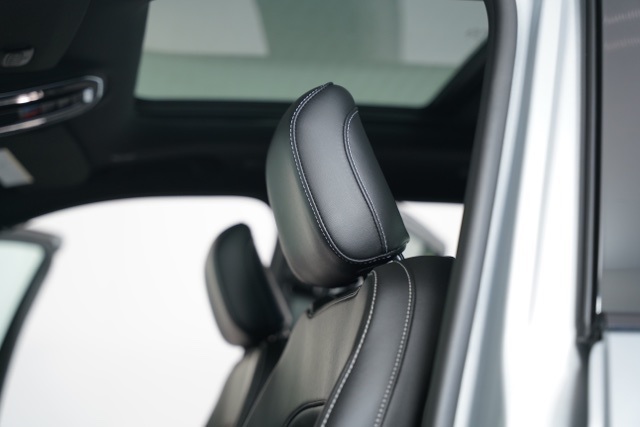 2025 Jeep Grand Cherokee Limited photo 22