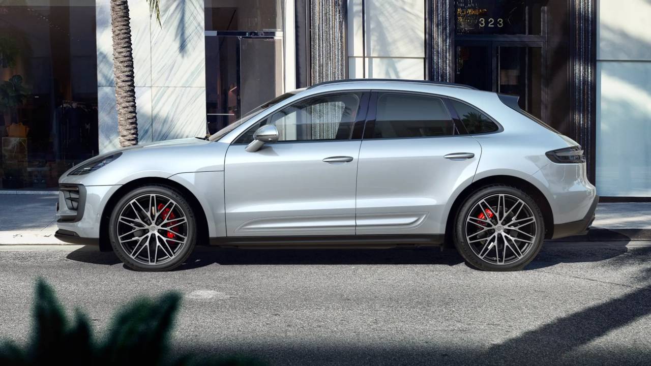 2025 Porsche Macan S photo 2
