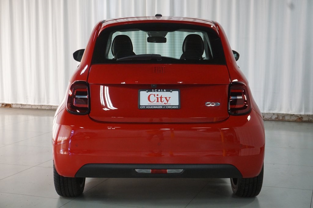 2024 Fiat 500e Red photo 6