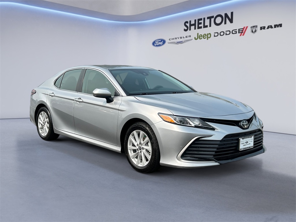 2024 Toyota Camry LE photo 7