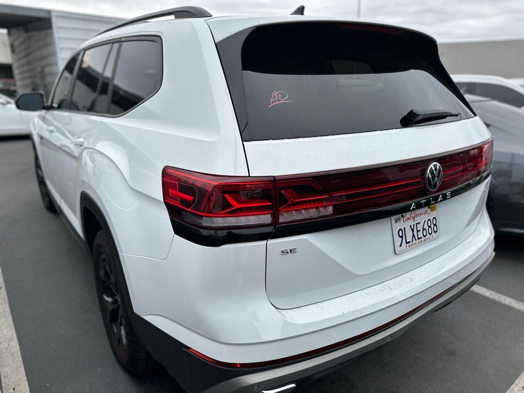 2024 Volkswagen Atlas Peak Edition SE Technology photo 4