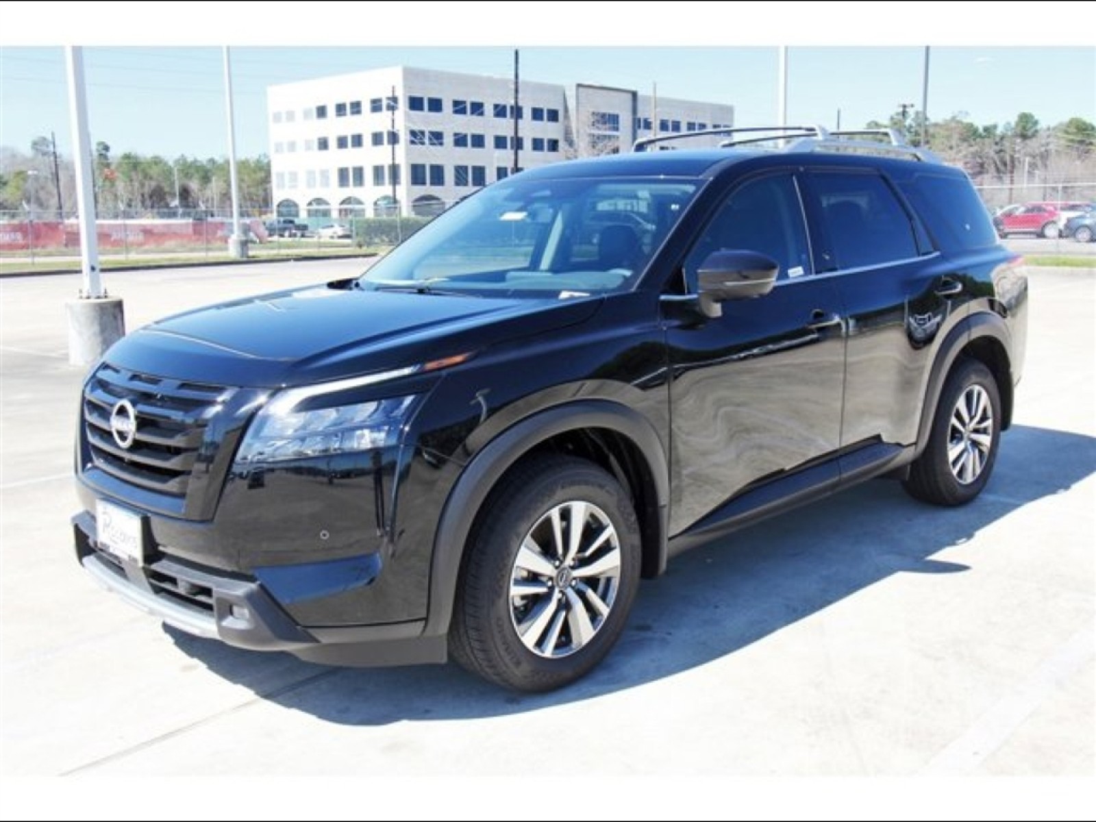 2025 Nissan Pathfinder SL - 1